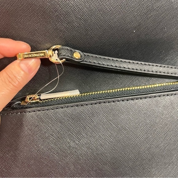 MICHAEL KORS Saffiano Leather 3-in-1 Crossbody. Jet Set Travel bag NWT - Picture 4 of 15